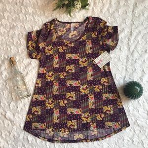 New With Tags LulaRoe ClassiC T Shirt Size Small